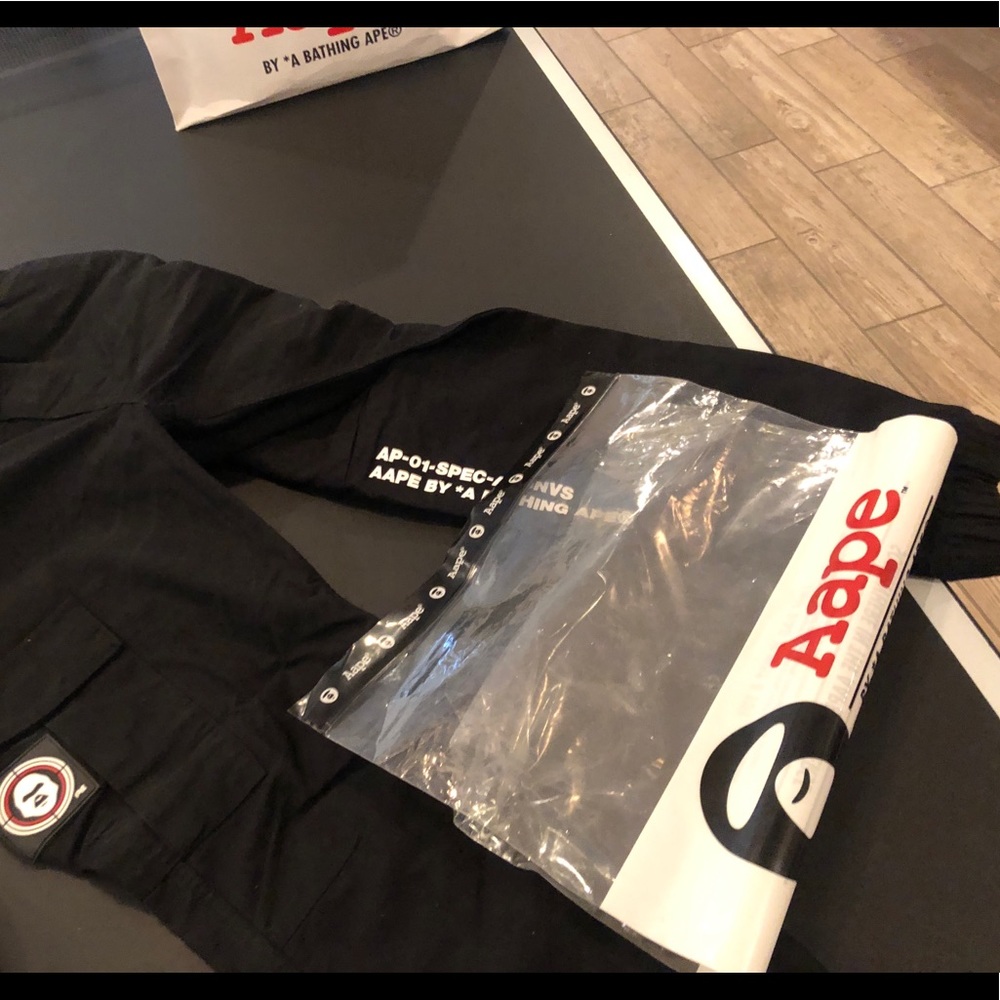 Men’s AAPE pants size Large